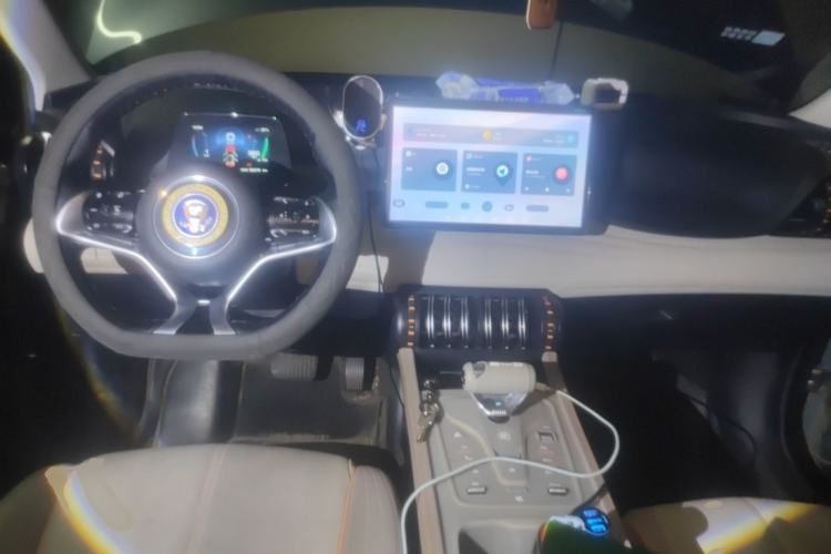 Used BYD Yuan PLUS 2023 Champion Edition 510KM Superior Model Center Console