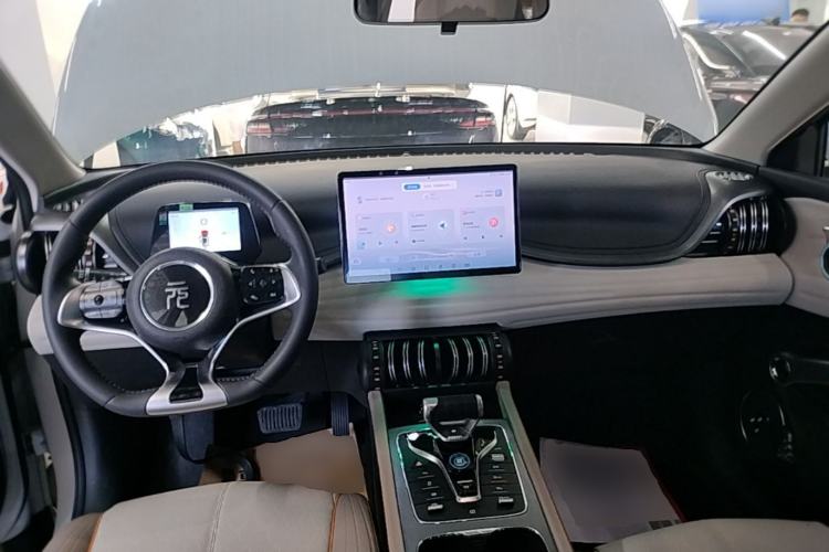 Used BYD Yuan PLUS 2023 Champion Edition 430KM Leading Model Center Console