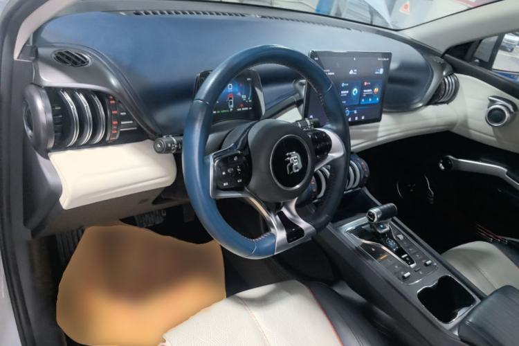 Used BYD Yuan PLUS 2023 Champion Edition 430KM Leading Model Center Console