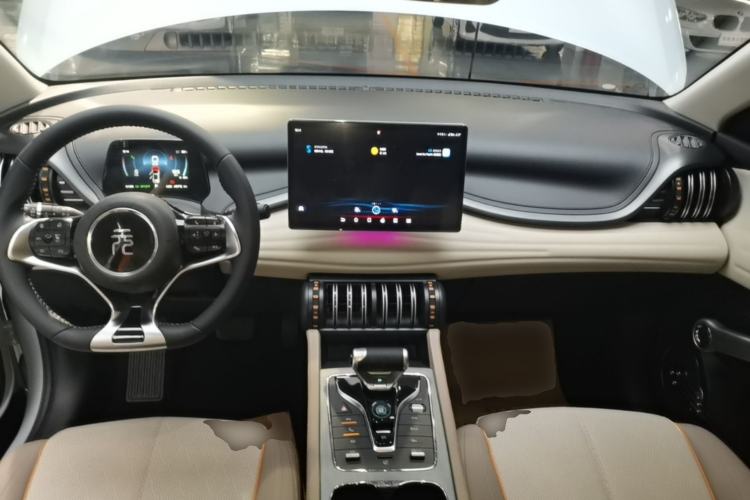 Used BYD Yuan PLUS 2023 Champion Edition 510KM Superior Model Center Console