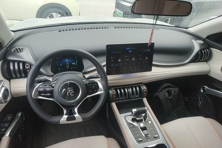 Used BYD Yuan PLUS 2023 Champion Edition 510KM Leading Model Center Console