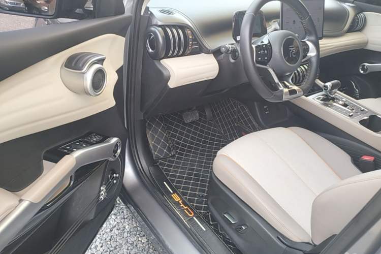 Used BYD Yuan PLUS 2023 Champion Edition 510KM Leading Model Driver Seat
