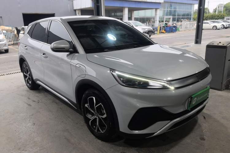 Used BYD Yuan PLUS 2023 Champion Edition 430KM Leading Model Front Right 45 Deg
