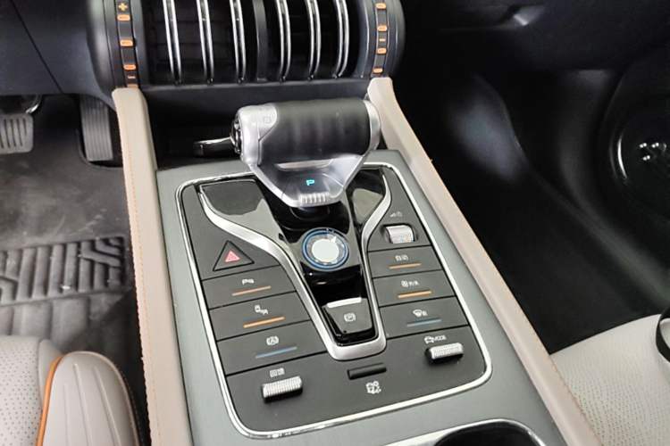 Used BYD Yuan PLUS 2023 Champion Edition 510KM Superior Model Gear Lever
