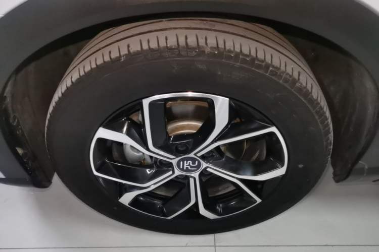 Used BYD Yuan PLUS 2023 Champion Edition 430KM Superior Model Left Front Wheel Hub