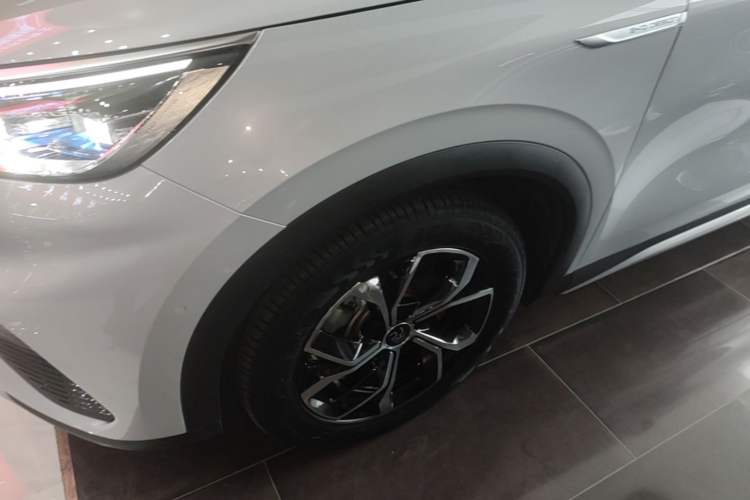 Used BYD Yuan PLUS 2023 Champion Edition 430KM Superior Model Left Front Wheel Hub
