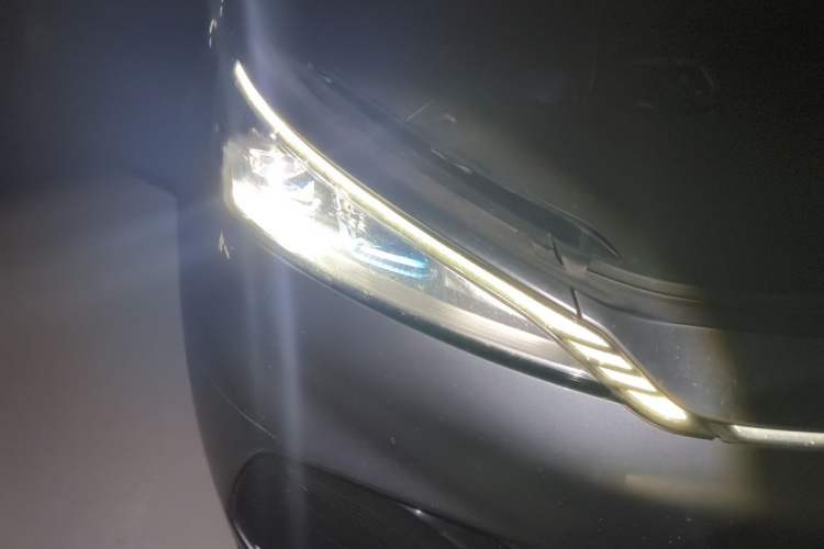 Used BYD Yuan PLUS 2023 Champion Edition 430KM Superior Model Right Front Headlight