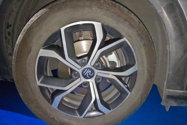 Used BYD Yuan PLUS 2023 Champion Edition 430KM Superior Model Right Front Wheel Hub