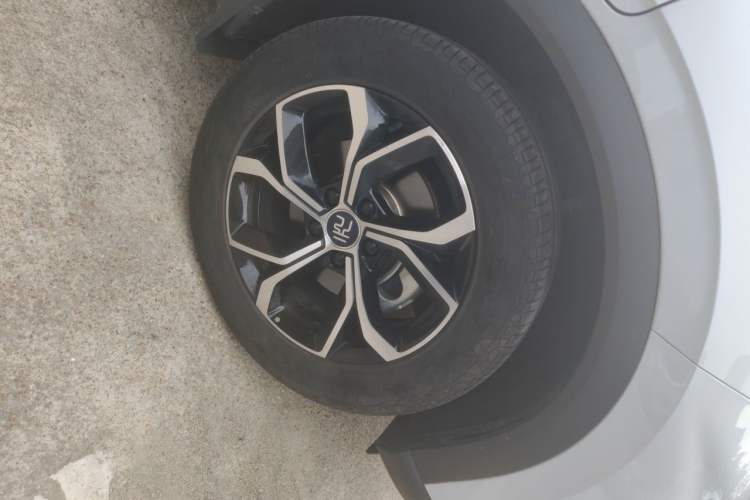 Used BYD Yuan PLUS 2023 Champion Edition 430KM Superior Model Right Front Wheel Hub