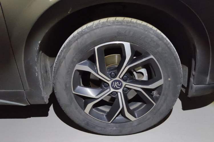 Used BYD Yuan PLUS 2023 Champion Edition 430KM Superior Model Right Front Wheel Hub