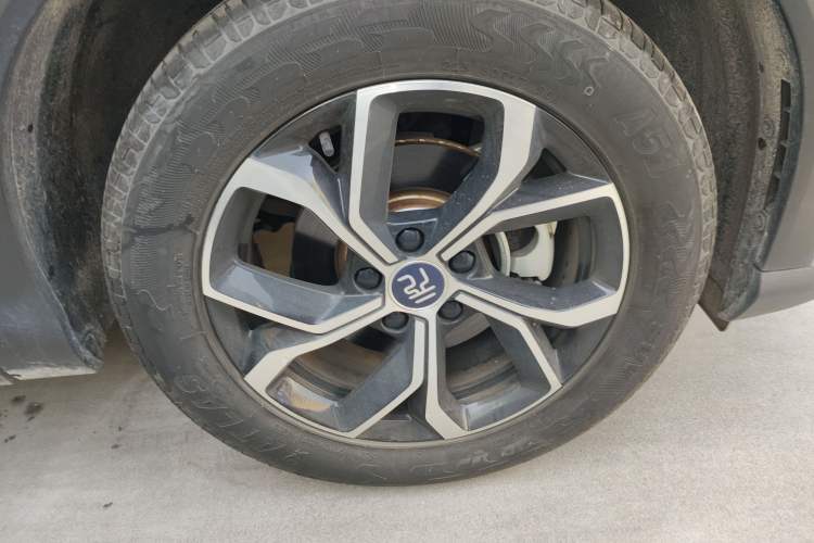 Used BYD Yuan PLUS 2023 Champion Edition 430KM Superior Model Right Front Wheel Hub