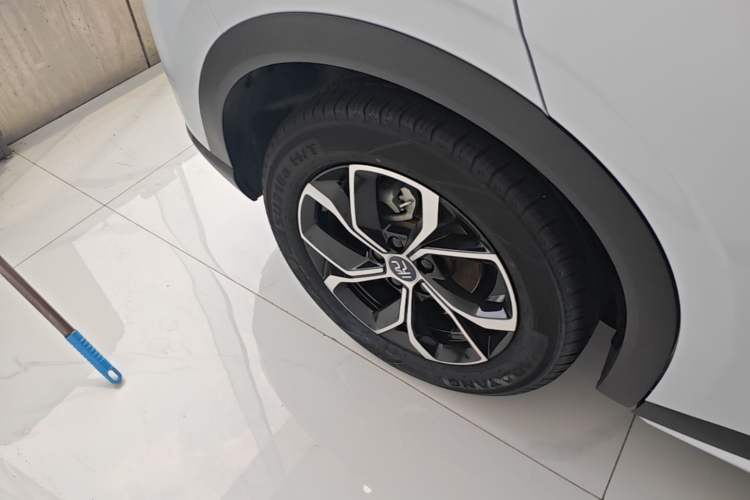 Used BYD Yuan PLUS 2023 Champion Edition 430KM Superior Model Right Rear Wheel Hub