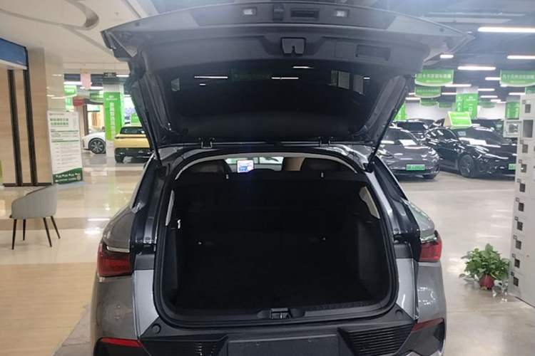 Used BYD Yuan PLUS 2023 Champion Edition 430KM Superior Model Trunk