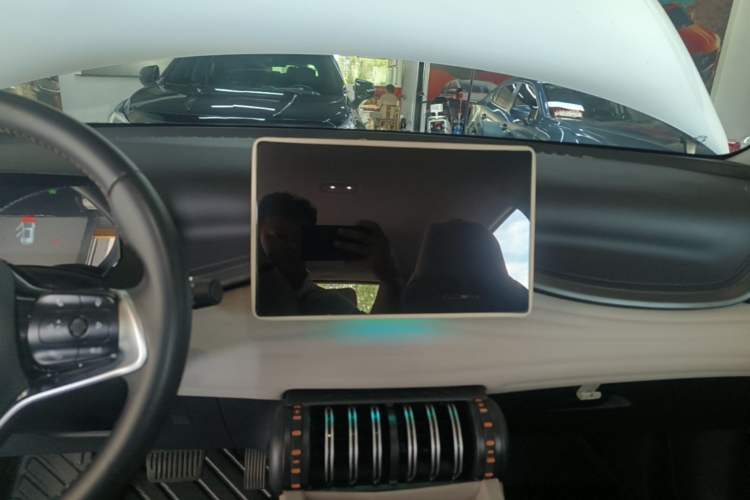 Used BYD Yuan PLUS 2023 Champion Edition 430KM Leading Model Audio And AC Panel