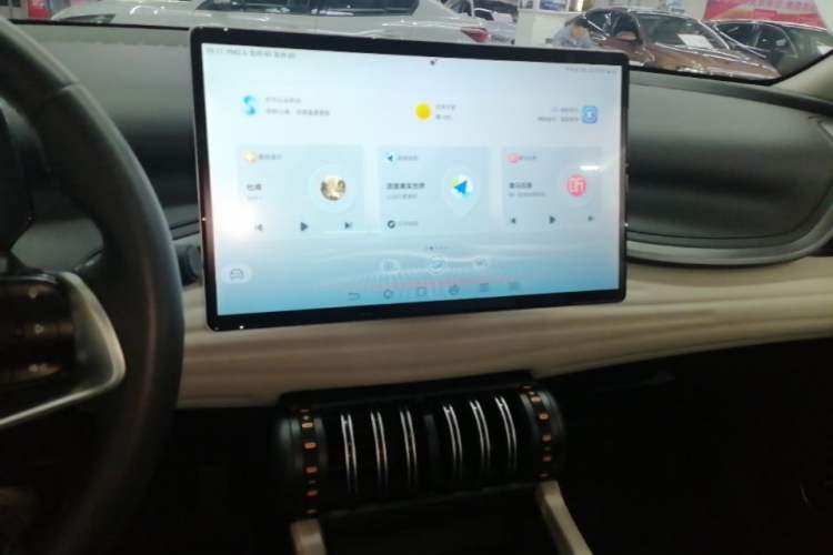 Used BYD Yuan PLUS 2023 Champion Edition 510KM Excellence Model Audio And AC Panel