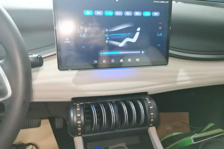 Used BYD Yuan PLUS 2023 Champion Edition 510KM Superior Model Audio And AC Panel