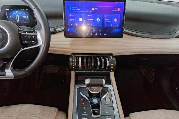 Used BYD Yuan PLUS 2023 Champion Edition 430KM Leading Model Audio And AC Panel