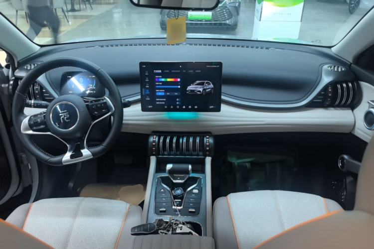 Used BYD Yuan PLUS 2023 Champion Edition 510KM Superior Model Center Console