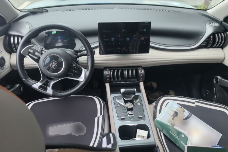 Used BYD Yuan PLUS 2023 Champion Edition 510KM Superior Model Center Console