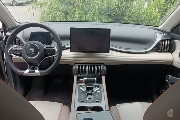 Used BYD Yuan PLUS 2023 Champion Edition 510KM Leading Model Center Console