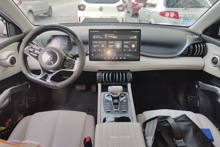 Used BYD Yuan PLUS 2023 Champion Edition 510KM Excellence Model Center Console