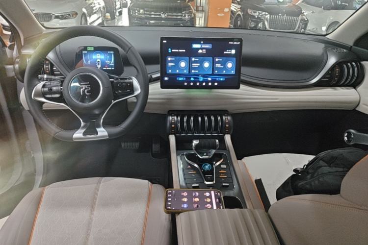 Used BYD Yuan PLUS 2023 Champion Edition 510KM Superior Model Center Console