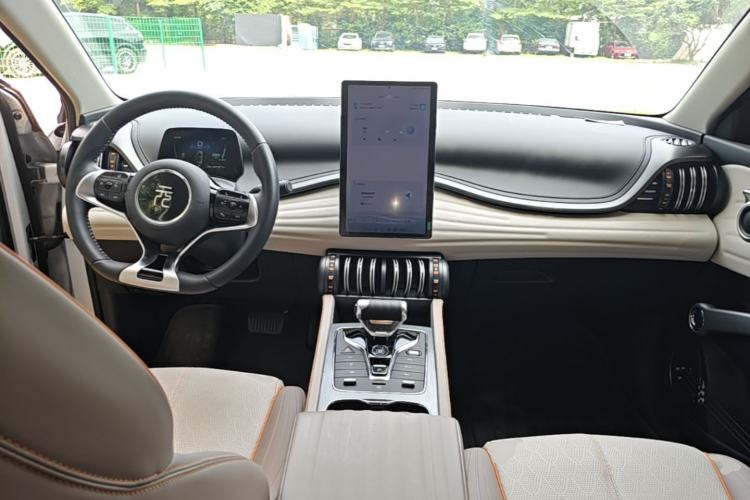 Used BYD Yuan PLUS 2023 Champion Edition 510KM Leading Model Center Console
