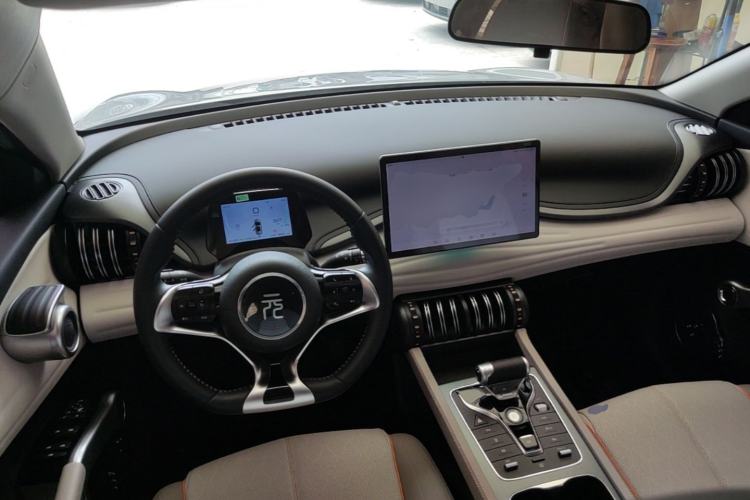 Used BYD Yuan PLUS 2023 Champion Edition 510KM Leading Model Center Console