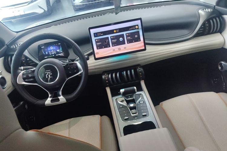 Used BYD Yuan PLUS 2023 Champion Edition 510KM Superior Model Center Console