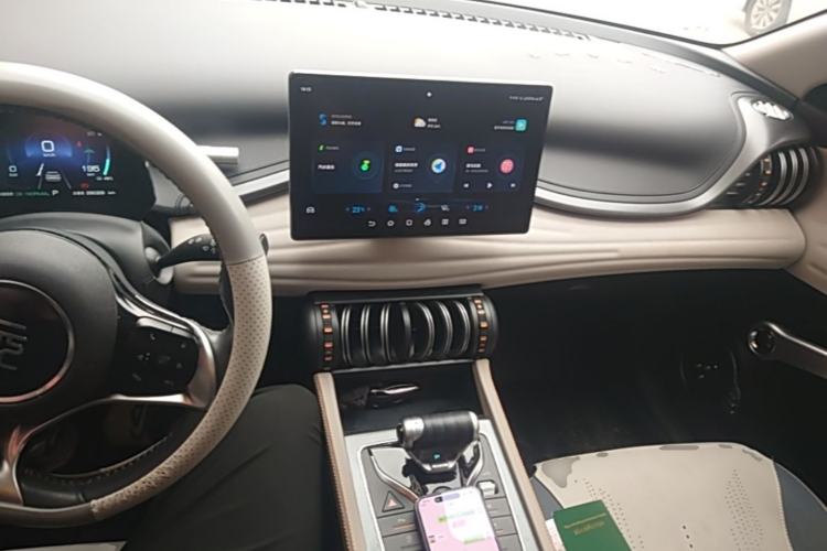Used BYD Yuan PLUS 2023 Champion Edition 430KM Superior Model Center Console