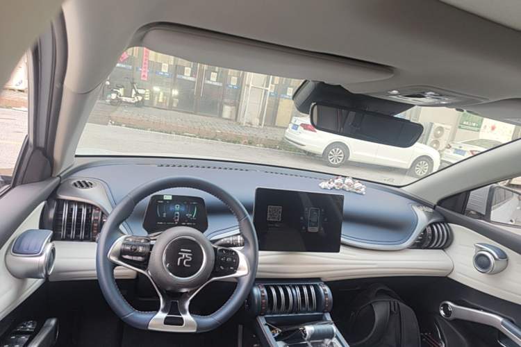 Used BYD Yuan PLUS 2023 Champion Edition 510KM Superior Model Center Console