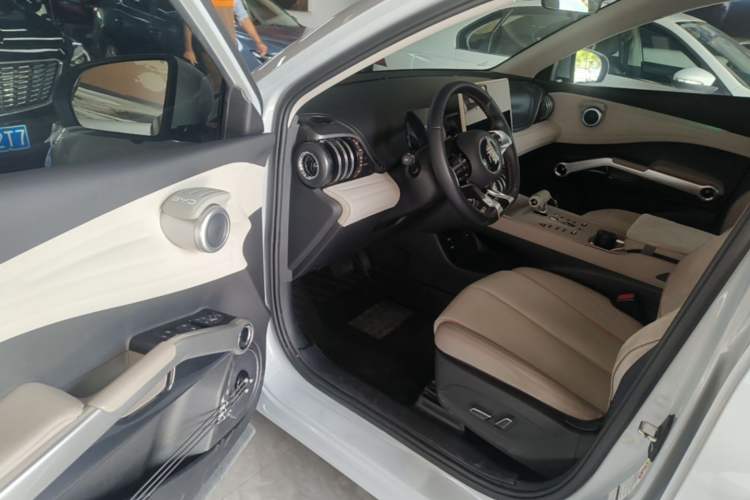 Used BYD Yuan PLUS 2023 Champion Edition 430KM Leading Model Driver Seat