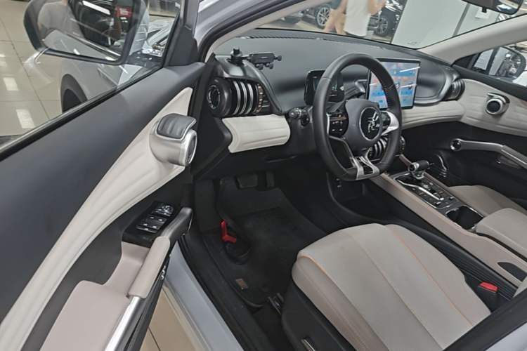 Used BYD Yuan PLUS 2023 Champion Edition 510KM Leading Model Driver Seat