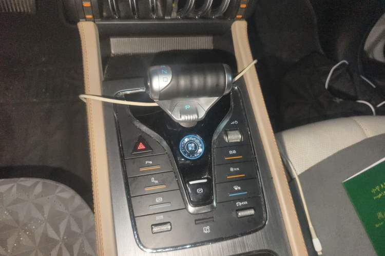 Used BYD Yuan PLUS 2023 Champion Edition 510KM Superior Model Gear Lever