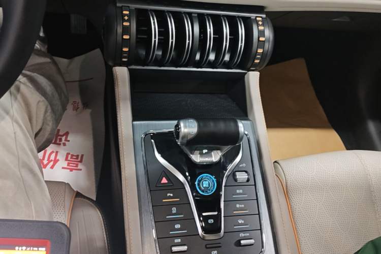 Used BYD Yuan PLUS 2023 Champion Edition 430KM Superior Model Gear Lever