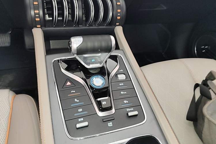 Used BYD Yuan PLUS 2023 Champion Edition 510KM Superior Model Gear Lever