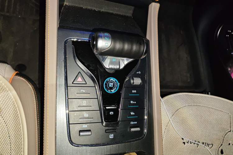 Used BYD Yuan PLUS 2023 Champion Edition 430KM Superior Model Gear Lever