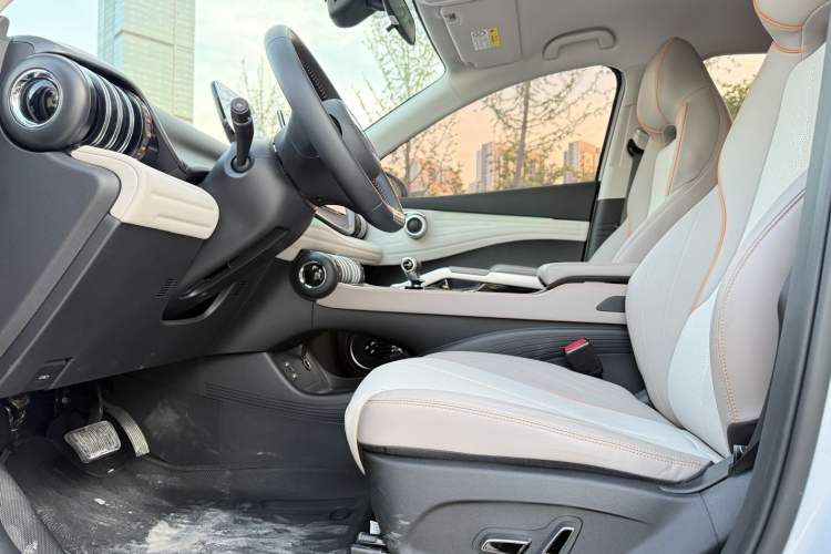 Used BYD Yuan PLUS 2023 Champion Edition 510KM Leading Model Interior 12