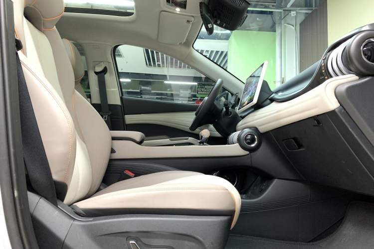 Used BYD Yuan PLUS 2023 Champion Edition 510KM Superior Model Interior 4