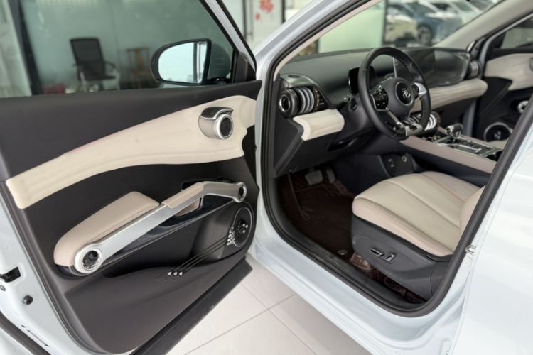 Used BYD Yuan PLUS 2023 Champion Edition 430KM Leading Model Interior 4