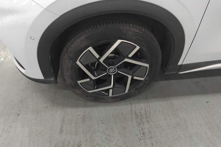 Used BYD Yuan PLUS 2023 Champion Edition 510KM Excellence Model Left Front Wheel Hub