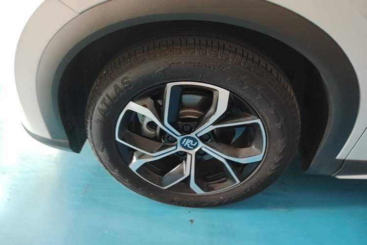 Used BYD Yuan PLUS 2023 Champion Edition 430KM Superior Model Left Front Wheel Hub