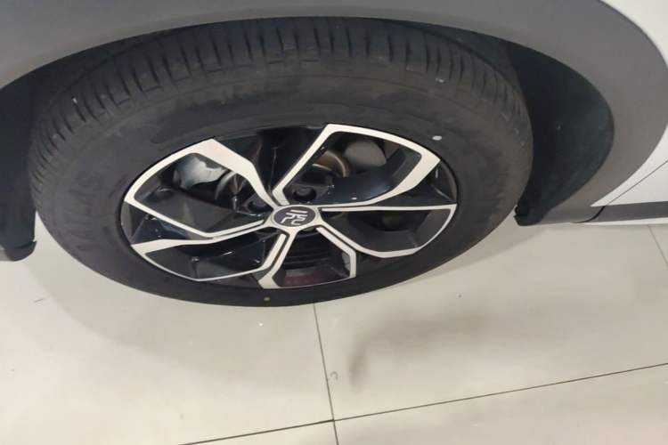 Used BYD Yuan PLUS 2023 Champion Edition 430KM Superior Model Left Front Wheel Hub