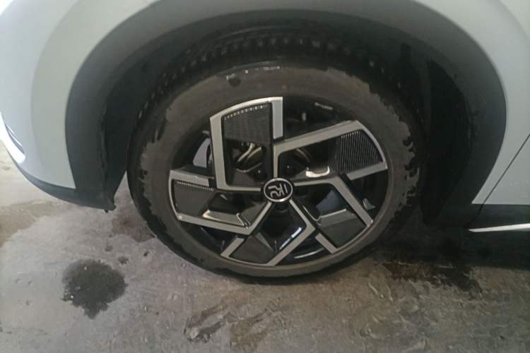 Used BYD Yuan PLUS 2023 Champion Edition 510KM Superior Model Left Front Wheel Hub