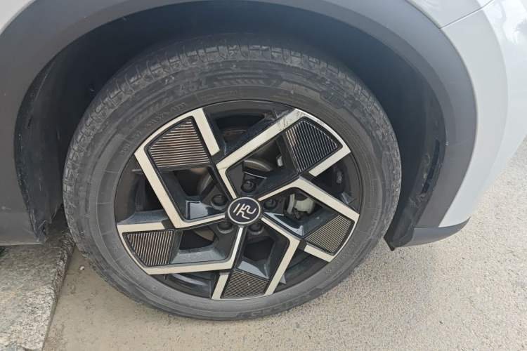 Used BYD Yuan PLUS 2023 Champion Edition 510KM Superior Model Right Front Wheel Hub