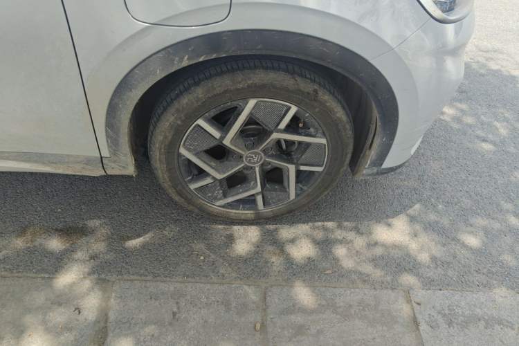 Used BYD Yuan PLUS 2023 Champion Edition 510KM Superior Model Right Front Wheel Hub