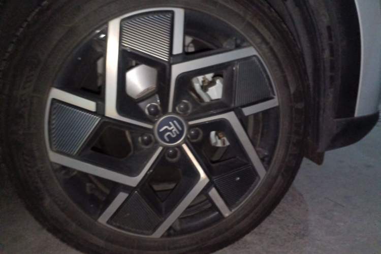 Used BYD Yuan PLUS 2023 Champion Edition 510KM Excellence Model Right Front Wheel Hub