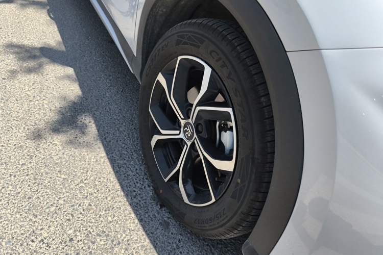 Used BYD Yuan PLUS 2023 Champion Edition 430KM Superior Model Right Front Wheel Hub