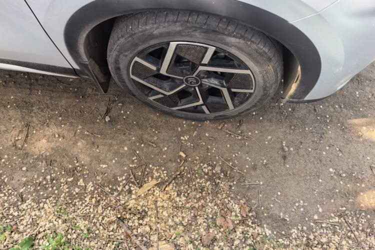 Used BYD Yuan PLUS 2023 Champion Edition 510KM Superior Model Right Front Wheel Hub
