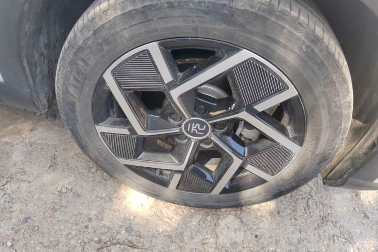 Used BYD Yuan PLUS 2023 Champion Edition 510KM Superior Model Right Front Wheel Hub